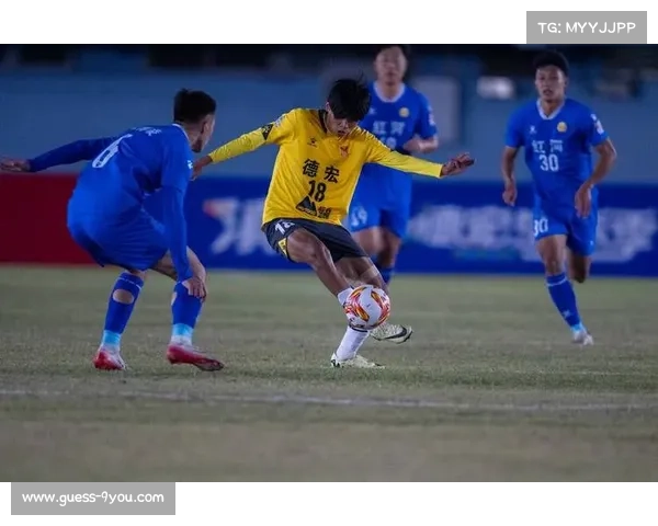 德宏1-2遭红河逆转，穆成林头球破门难阻失利